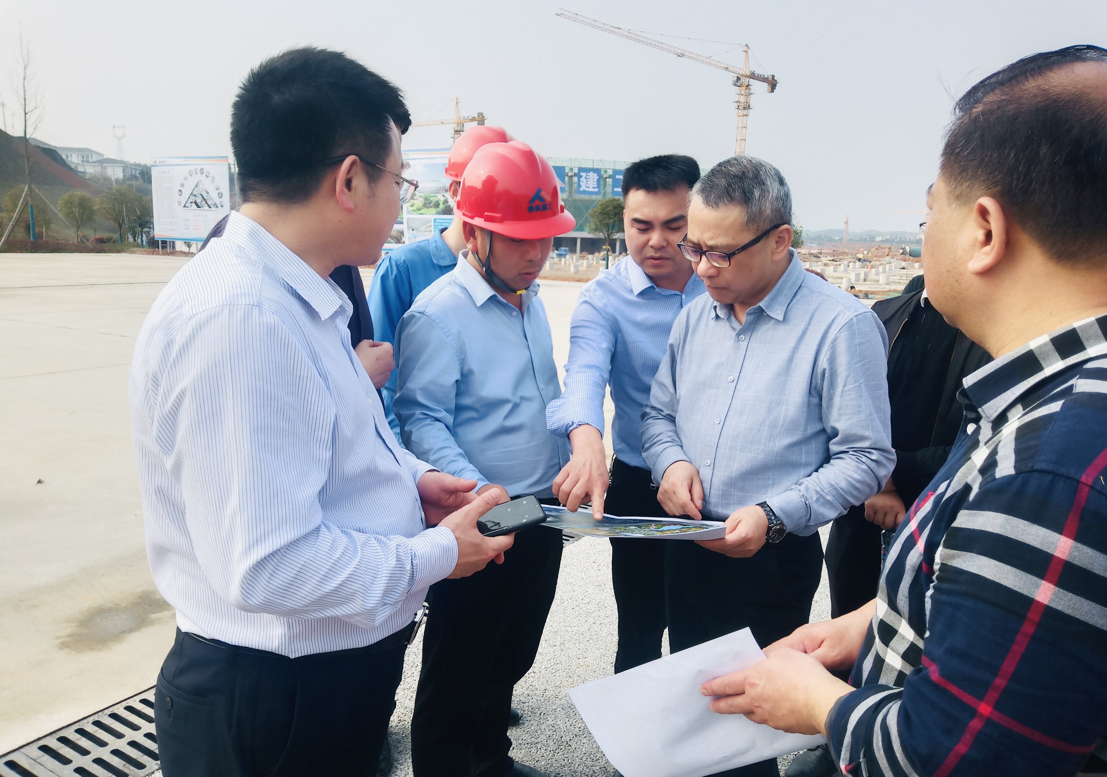 Yichun City Government Deputy Secretary-General Yang Xu and his party came to our company for construction project inspection